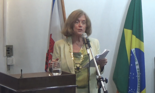 Posse de Luiza Lobo na Academia Carioca de Letras