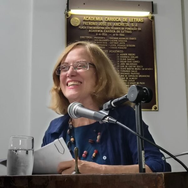 Academia Carioca de Letras reúne escritores e pesquisadores em encontro dedicado à literatura